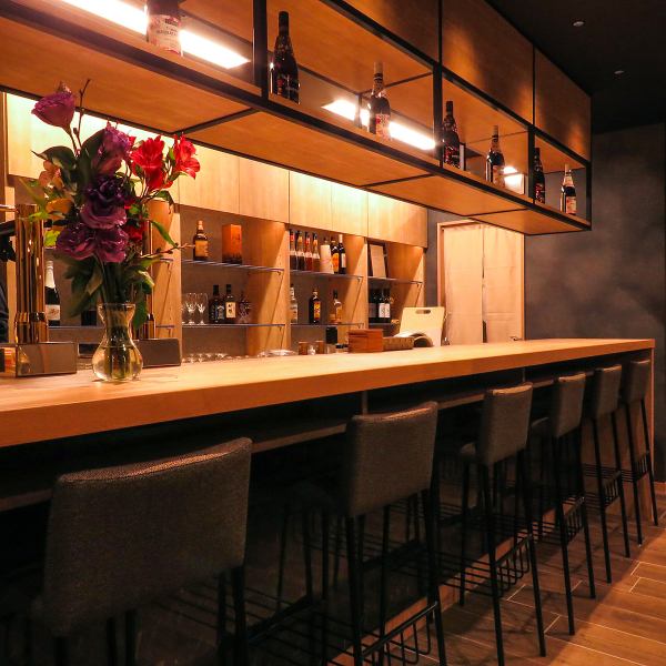 We have plenty of counter seats so that even one person can use it, so feel free to grab a quick drink after work ◎ The wall-facing counter seats for two people are perfect for dates or anniversaries ♪