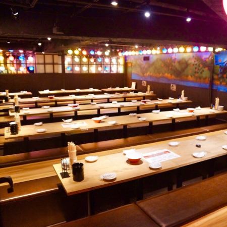 A spacious banquet space that can seat up to 100 people! If you rent out the store, it can accommodate up to 220 people.