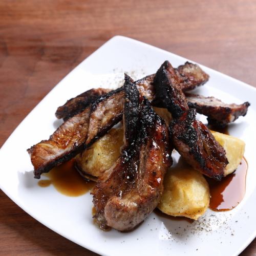 スペアリブ 黒胡椒焼き (大、小の2本付け)