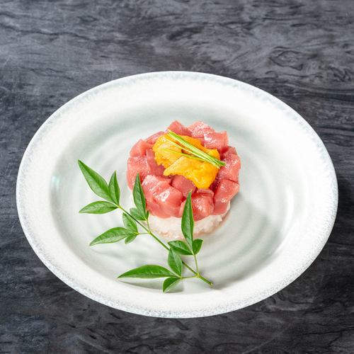 [Fish] Bluefin tuna and raw sea urchin