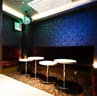The luxury private room is a complete private room with karaoke.You can spend a relaxing time without worrying about the surroundings.