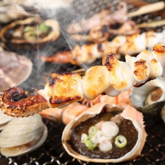 Why not have a fun time eating seafood grilled food?