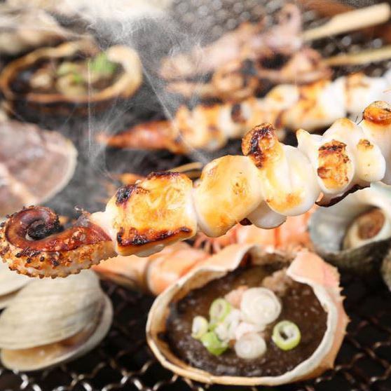 [Seafood grilled on the spot♪] Seafood Asakusa set (2 oysters, shrimp, scallops, turban shells)