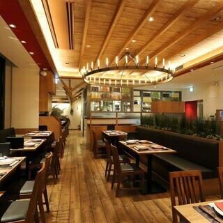 着席で90名様/立食で110名様までご利用可能！