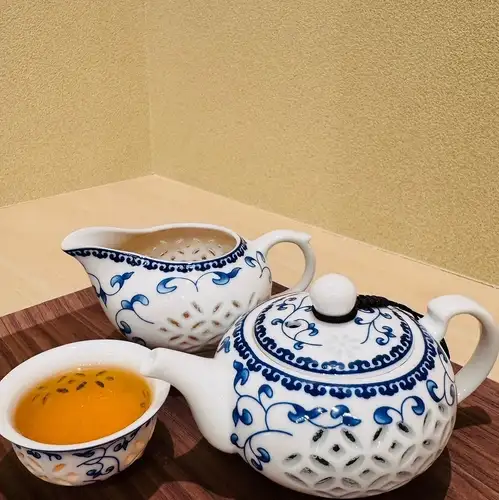 香り豊かな台湾茶を楽しむ
