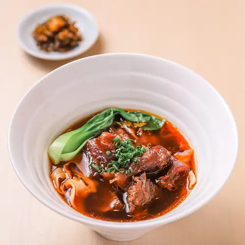 牛肉麺(太麺/細麺)