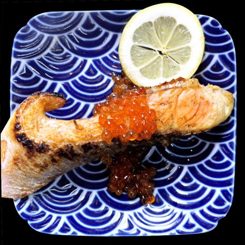 切り落し鮭の塩焼き＋いくら