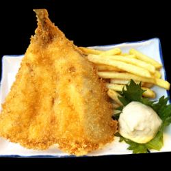 名物！本日捌いたアジフライのフィッシュ&チップス