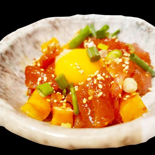 マグロとサーモンのユッケ風