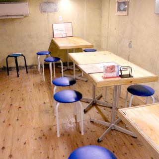 面白い秘密基地の様な席をお楽しみください♪