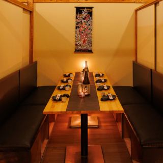 会社の宴会や友人同士の飲み会などあらゆるシチュエーションに合わせてお席のご用意が可能です！