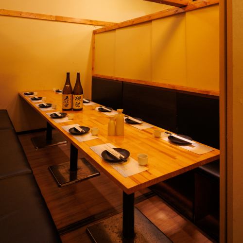 広々とした店内は、団体様でのご宴会にもぴったり！ゆったりとした席配置で、大人数でも快適にお過ごしいただけます。