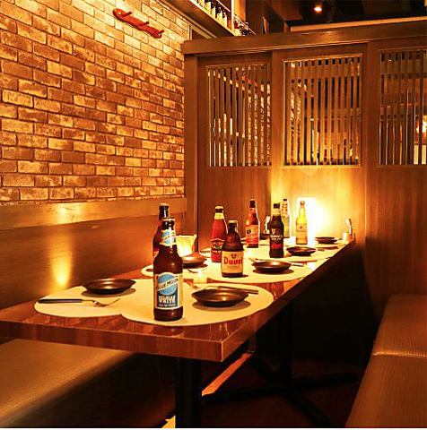 Private rooms are also available! The gentle warm-colored lighting is recommended for girls-only gatherings and dates.