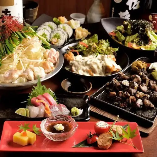 各種宴会にぴったり!自慢の名物料理を堪能できる全6種の充実コース
