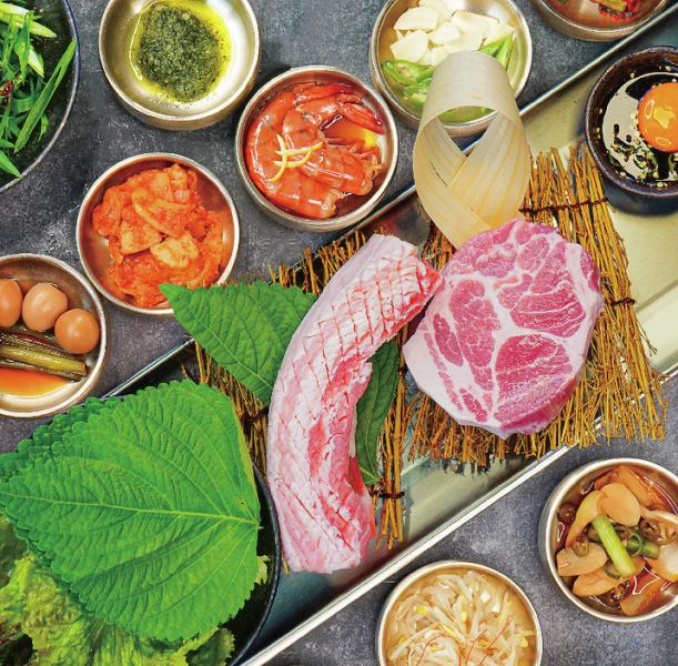 夜食べられる料理がランチであれば低価格で、お得に満喫