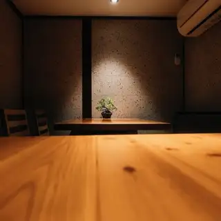 4名席が2部屋で開放すると８名ご利用が可能です。