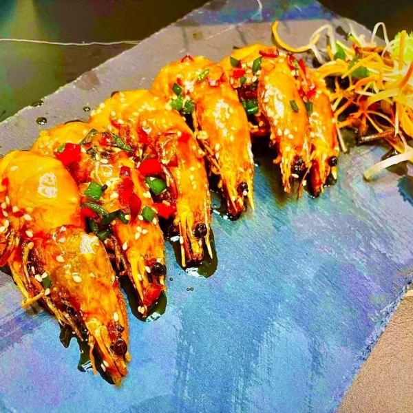 【焼き鳥とは違う本格串】肉・魚・野菜など豊富な種類から味付けも選べる！