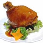 骨付き豚の肘の醤油煮込み
