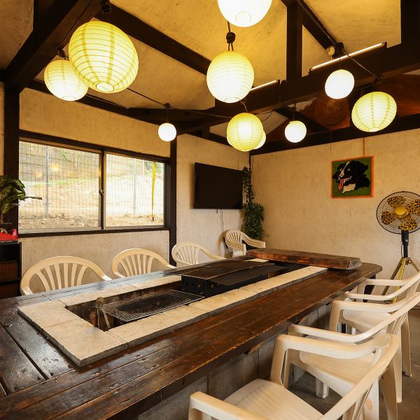 【與自然和諧的溫馨設計】建築和室內裝飾均採用溫暖的木材，採用與自然和諧相處的簡約設計。我們期待在輕鬆隨興的氛圍中為您提供特別的體驗。