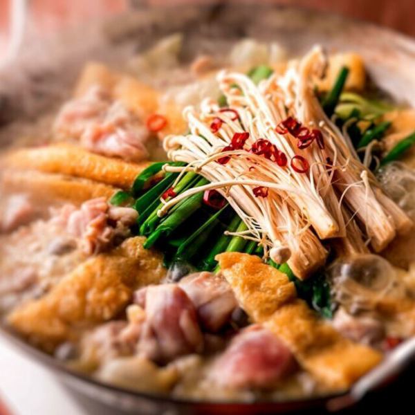 誰もが絶賛する何時間もかけて作る【濃厚鶏白湯スープ名物鳥屋鍋】