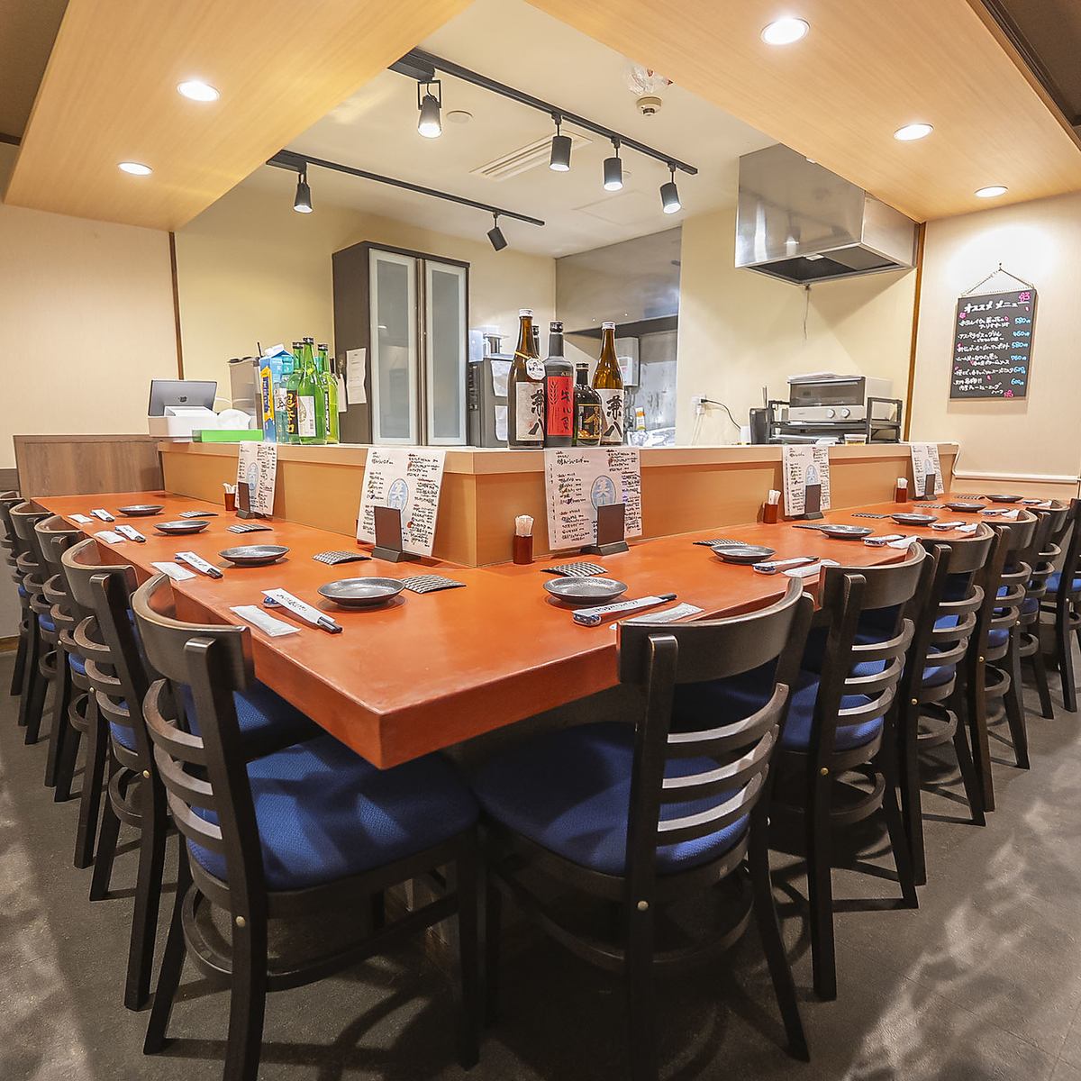 We accept reservations for private use for groups of 10 or more.Please feel free to contact us.