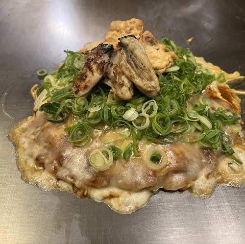 さんきちスペシャル（シングル肉玉そば＋牡蠣＋いか天＋チーズ＋ネギ）