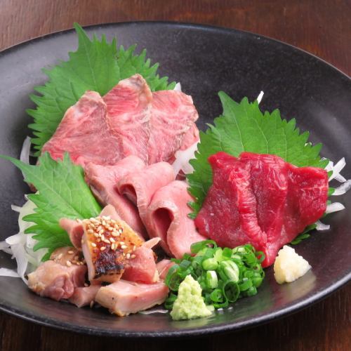 [Meat sashimi: 980 JPY (incl. Tax)] A representative dish of Nikuniku Shigeru!