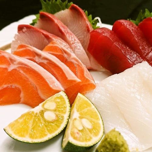 Assorted 4 types of sashimi