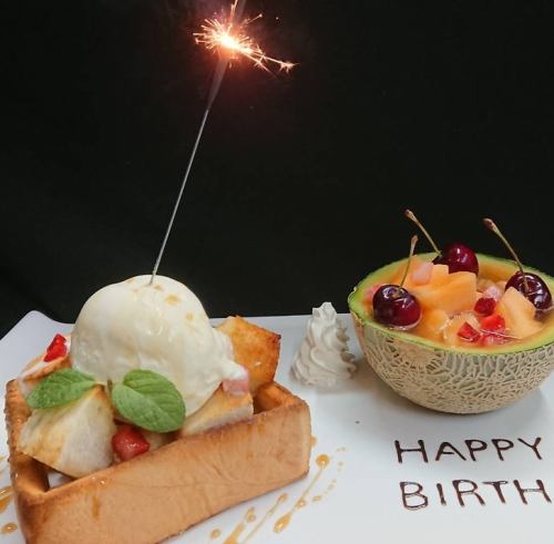 Very popular♪ A dessert plate with honey toast that will please the main character!