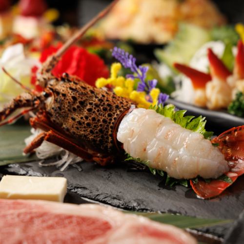 当店名物伊勢エビ姿盛りは注文せずに帰れない…