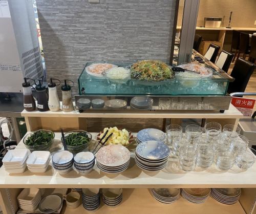 サラダバーが無料！