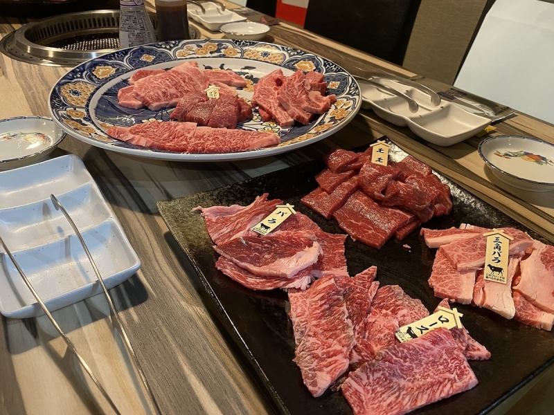  肉好き必見！黒毛和牛の様々な部位を食べ比べ！