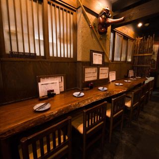 1階にはカウンター席もございます。お1人様や仕事終わりのチョイ飲みなど、気軽にご利用いただけます。