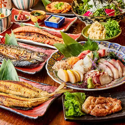 【特别套餐】<2.5 小时畅饮> 共 9 道菜，包括 7 种新鲜刺身拼盘、自选烤海鲜和盐烤岩猪。