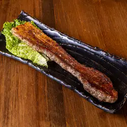三元豚バラ黒胡椒焼き
