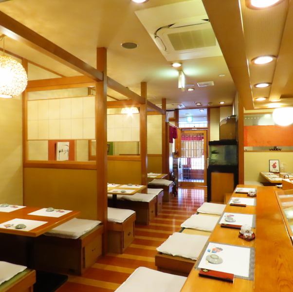 即使是小团体也可以放松身心。当然,也有私人房间。所有 Yamadome 套餐均可供一人享用,并单独提供。如有任何宴会咨询,请随时联系我们。