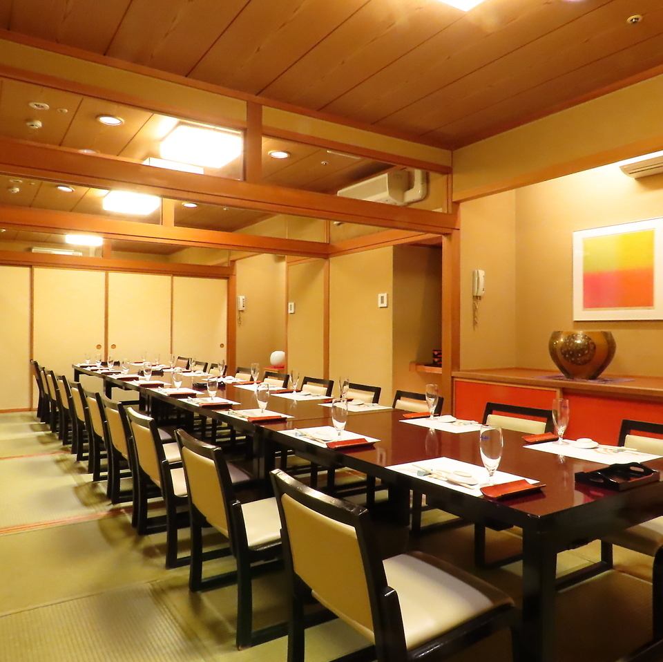 我们最多可容纳50人!我们有适合举办宴会的房间和场地!