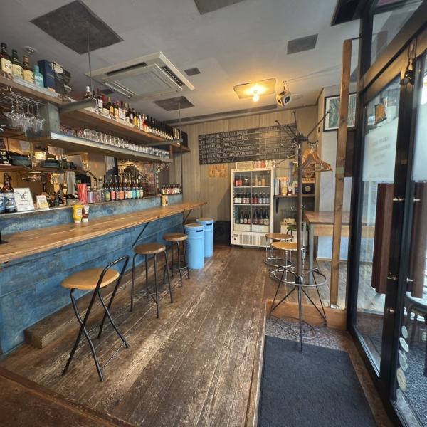 １階にはカウンター席あり。お一人様もお気軽にどうぞ！