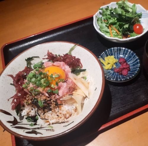 ねぎとろユッケ丼
