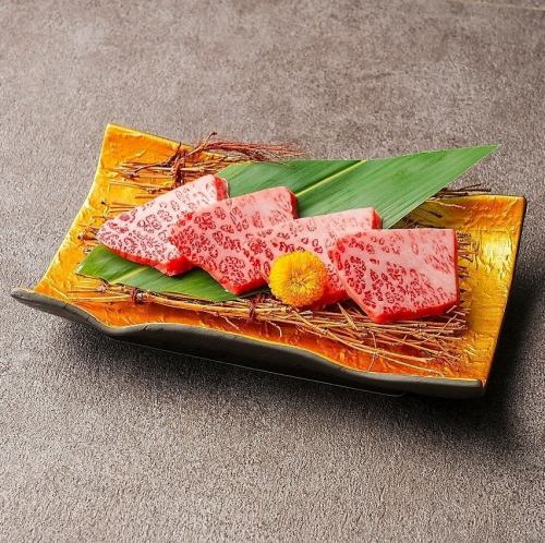 和牛特上カルビ（4枚）
