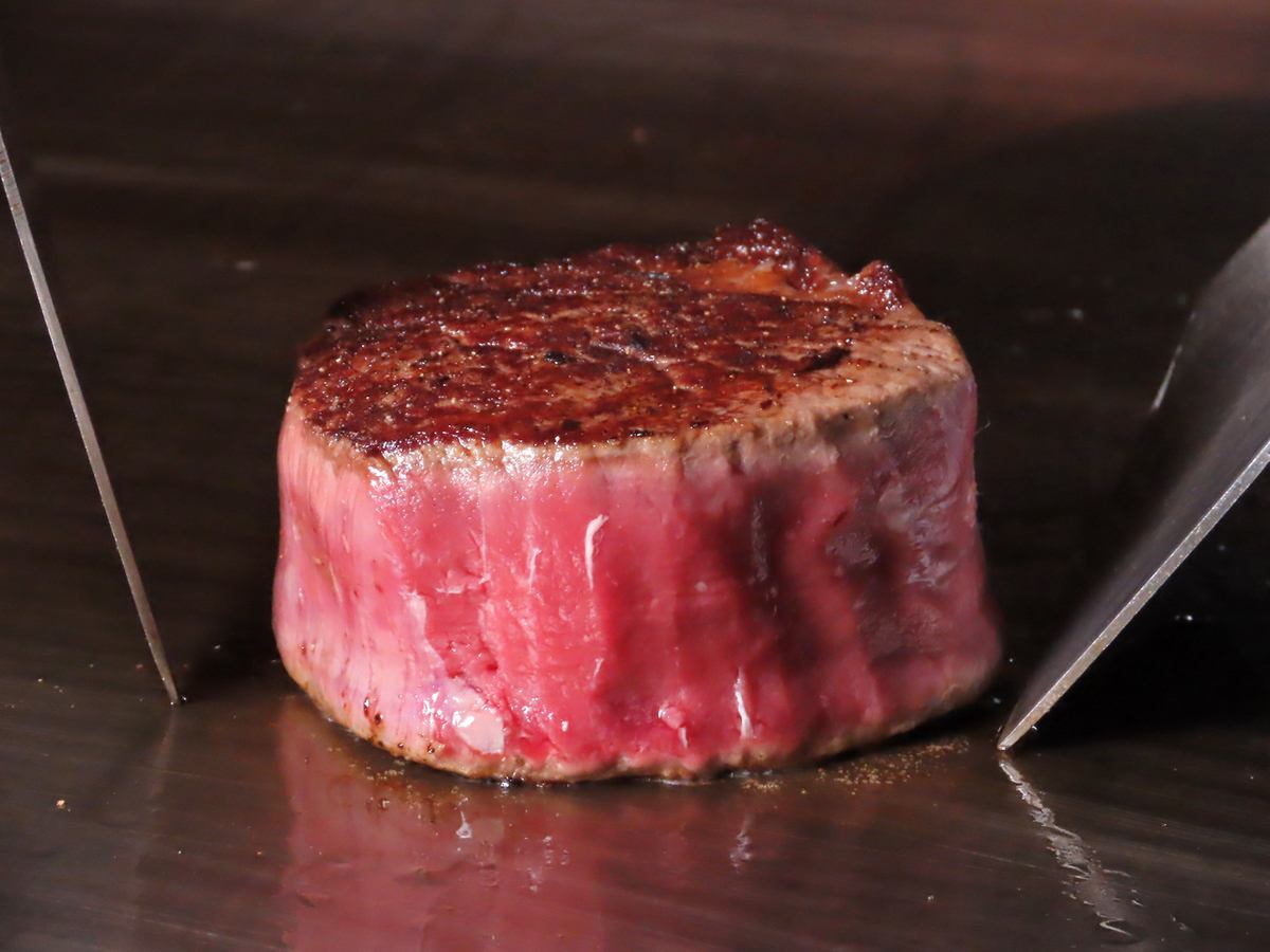 Enjoy to your heart's content the delicious taste of our premium wagyu beef fillet.