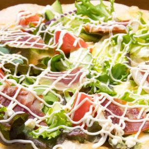 Raw Ham and Baby Leaf Salad Pizza Garlic Flavor