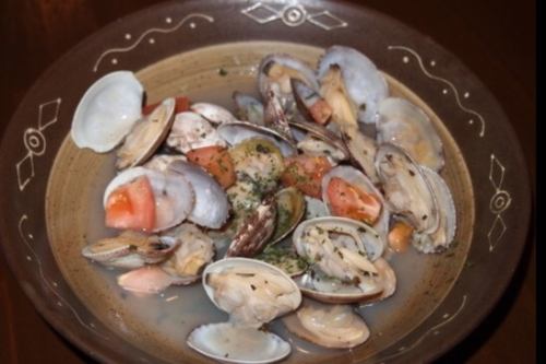 Steamed white clams