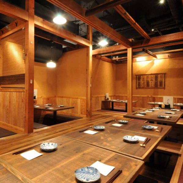 [Reservable] A large sunken kotatsu that can accommodate up to 36 people.The tatami room has a high ceiling and a sense of openness ◎ The tatami room is filled with atmosphere, and the floor is comfortable with a sunken kotatsu table! If you want to have a great time with your friends, such as a large-scale launch party, kick-off party, or banquet, Fuku no Tori Itabashi branch is recommended! Available◎