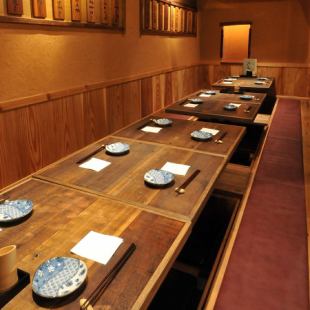 How about a family get-together in a tatami room that seats up to 14 people? The sunken kotatsu seats are characterized by their comfort! There are many popular seats, such as a space where you can relax even with a large number of people.