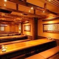 It can be reserved for up to 22 people! There are private rooms for 4 to 14 people and a large sunken kotatsu table that can accommodate up to 34 people.Please feel free to contact us♪