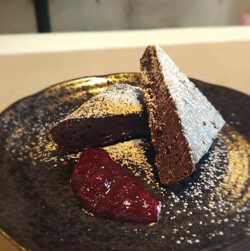 ガトーショコラ～ベリーソース～