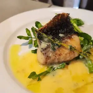 鮮魚のムニエル　ハーブクリームソース