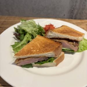 Cセット.バルサミコ風味のテリヤキチキンサンド