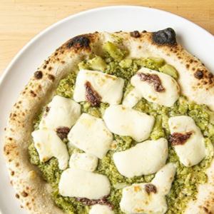 pizza con broccoli/ブロッコリ